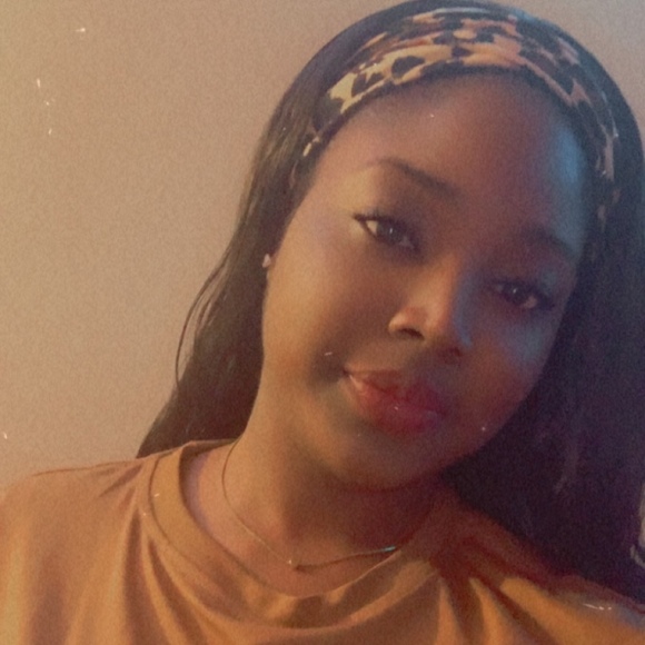 Meet your Posher, Aissa - Picture 1 of 1